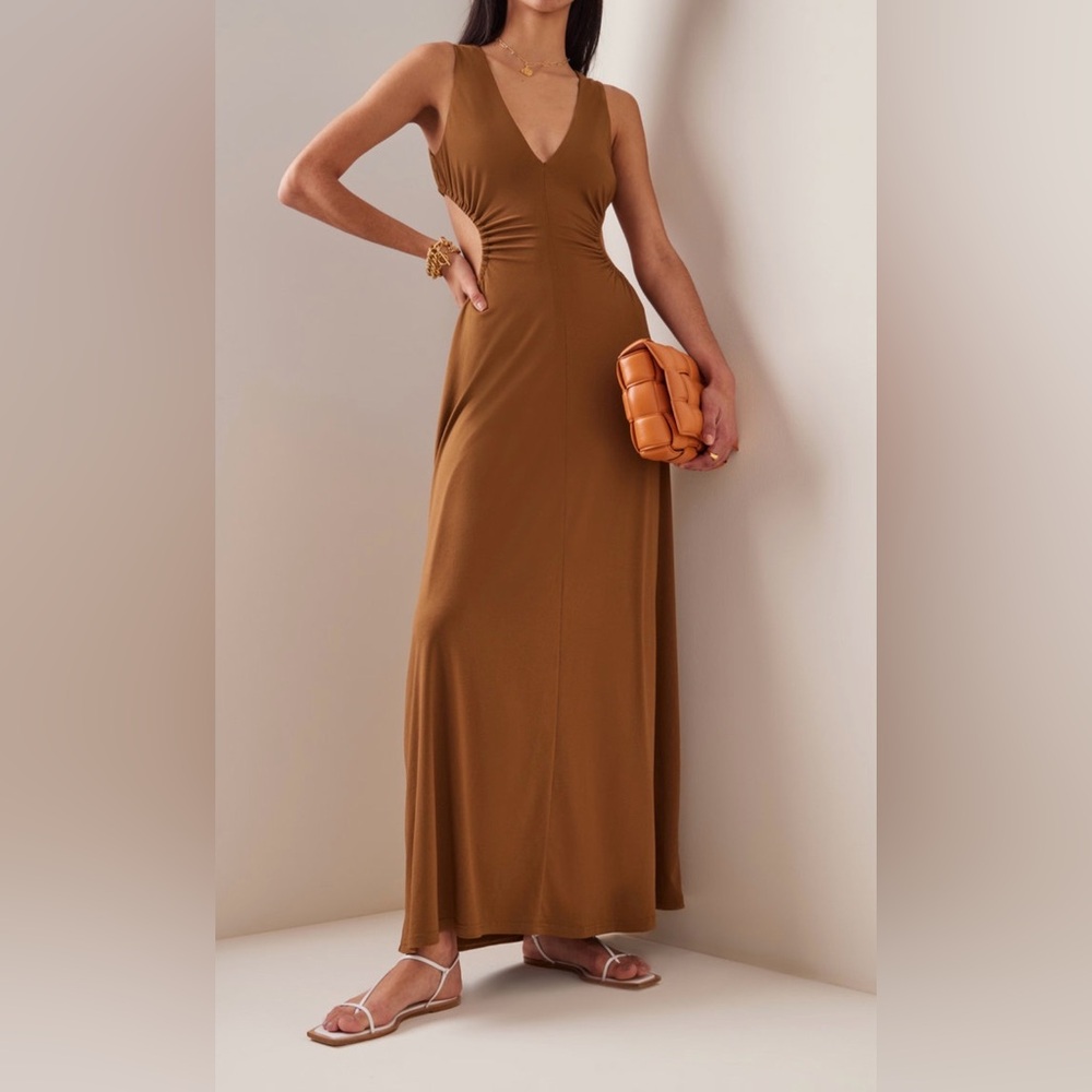 Significant other Ingrid V-Neck Maxi Skirt Dress in gold camel